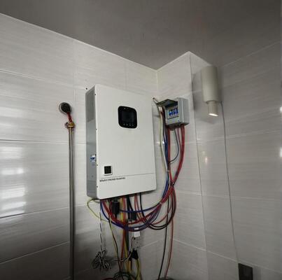 Beli Inverter Hibrida Fase Tunggal Paralel 5600W Untuk Sistem Tata Surya Off Grid Dan Grid Tie untuk Distributor Pesanan online manufacture